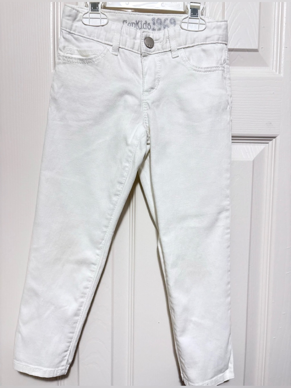 Pre-owned GAP Kids 1969 White Denim Jeans, Regular/Size: 6